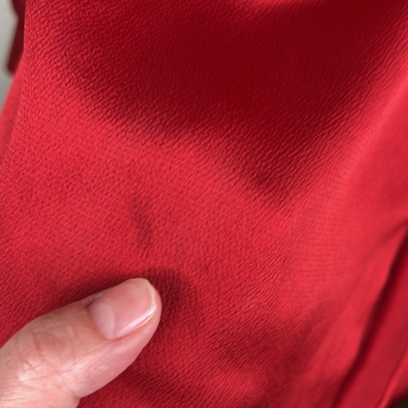 Vince Camuto Scarlet Red Silky Ruffle V-Neck Festive Classic Top Size 1X - Picture 3 of 9